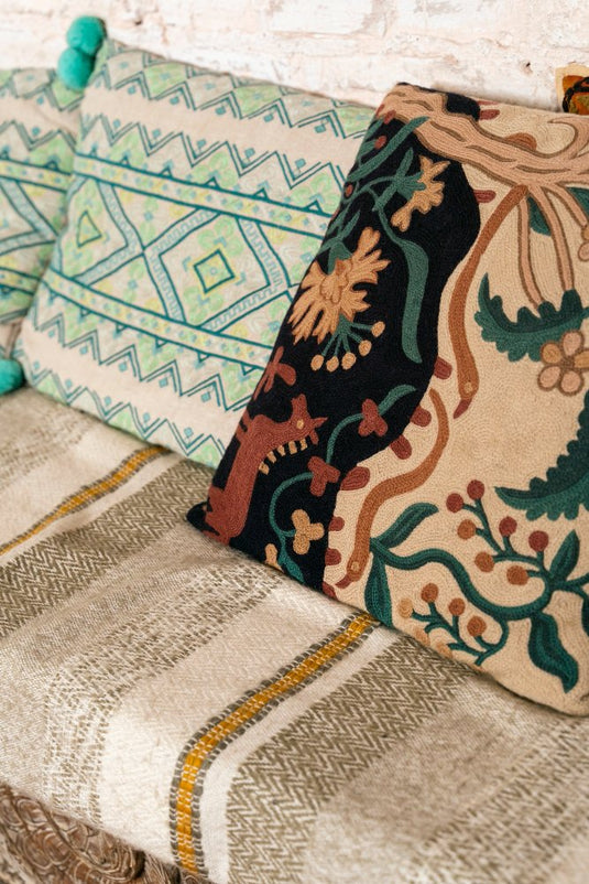 Best Place to Buy Vintage Rugs and Carpets in Uttarakhand