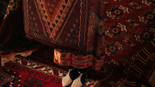How to Decorate Your Home with Traditional Carpets: A Designer's Perspective