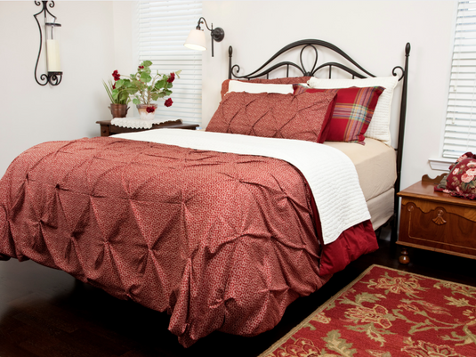 What is the Perfect Rug Size for a Queen Bed?