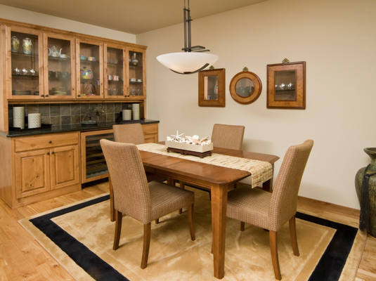 Where Can I Find the Best Dining Room Rugs and Carpet in Delhi, India?