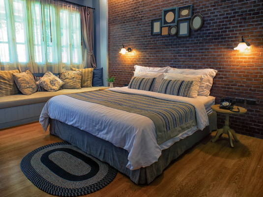 What Size Rug Fits Under a King Size Bed