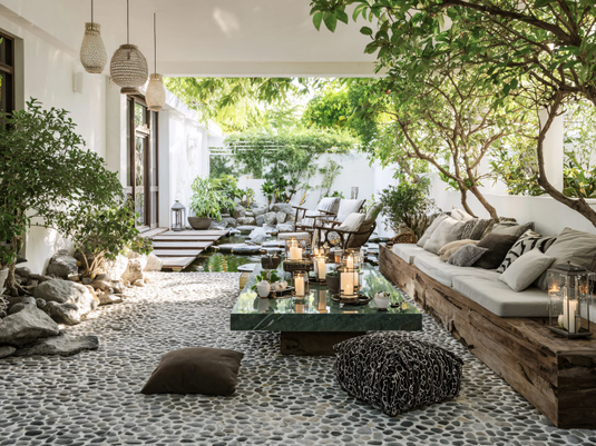 Where to Source Rugs and Carpets for Villa Projects in Uttarakhand
