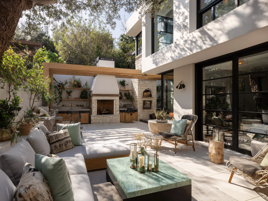 Where to Source Rugs and Carpets for Villa Projects in Pune
