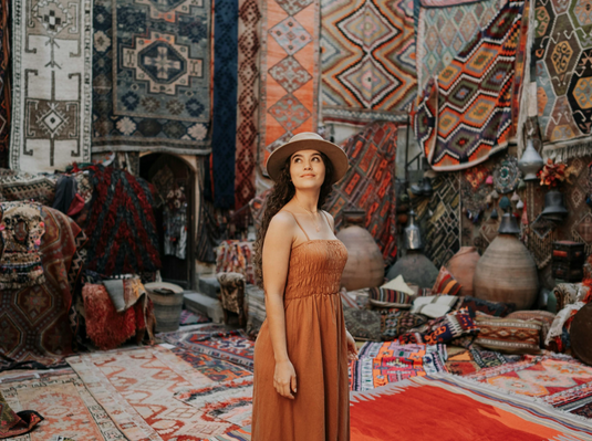Where Can I Find Silk Rugs and Carpets in Mumbai?