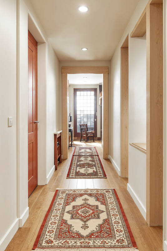 Best Place to Buy Floral Rugs and Carpets in Goa