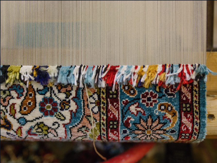 You are currently viewing Top 10 Best Places to Buy Traditional Rugs and Carpets Online in India (2025)