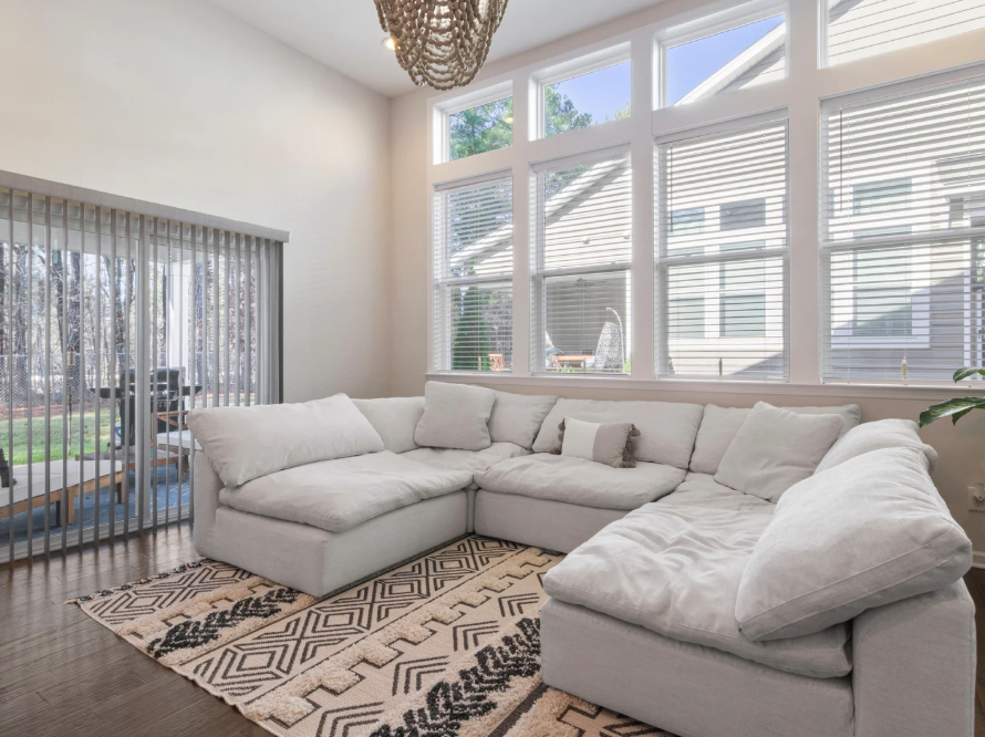 Read more about the article I’m a Homeowner from Hyderabad Looking for Rugs for My Living Room