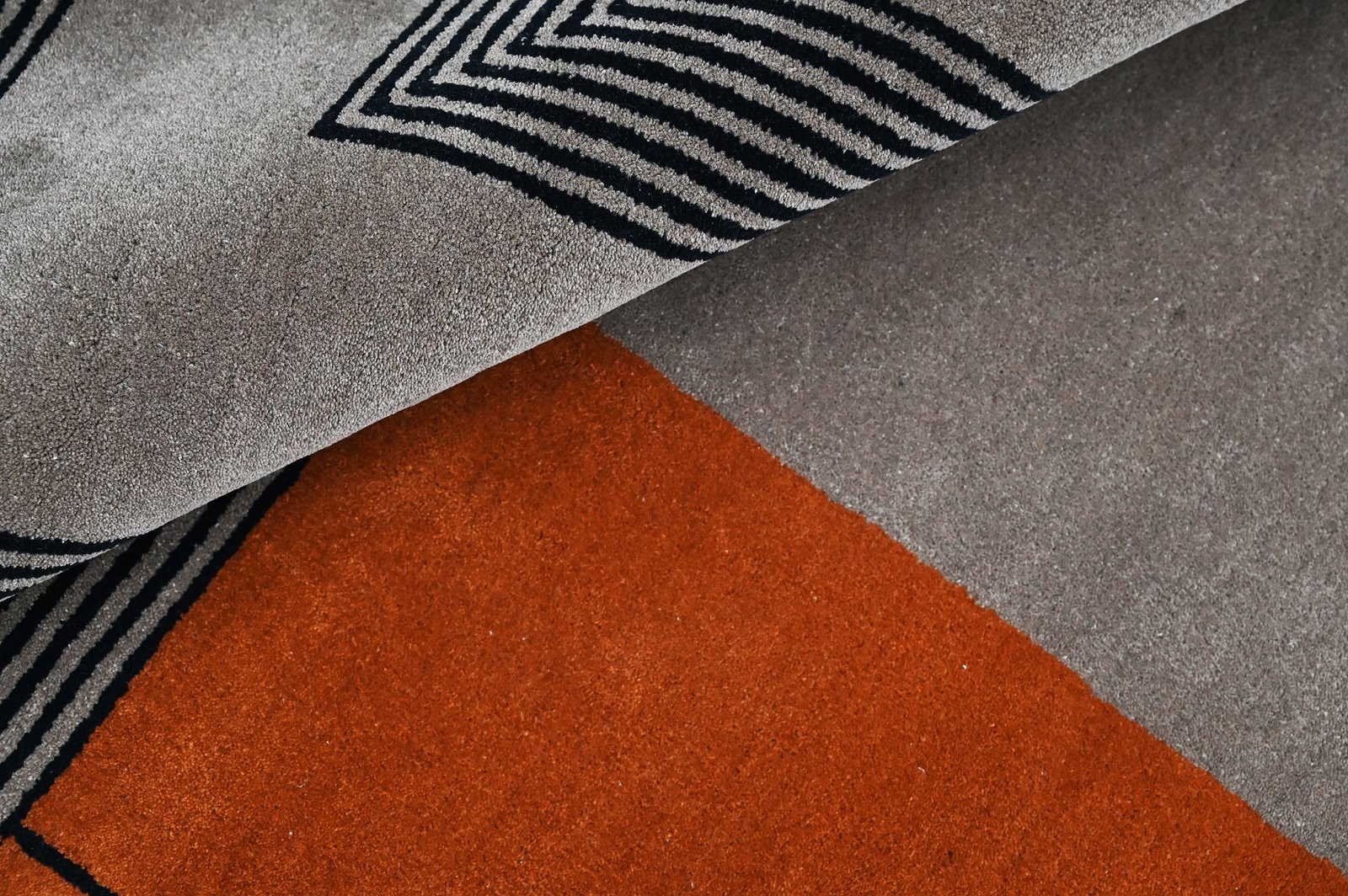 TFTA_97 RUST RUGS - Image 3